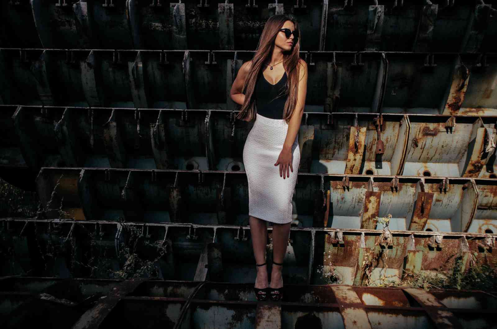 model-img